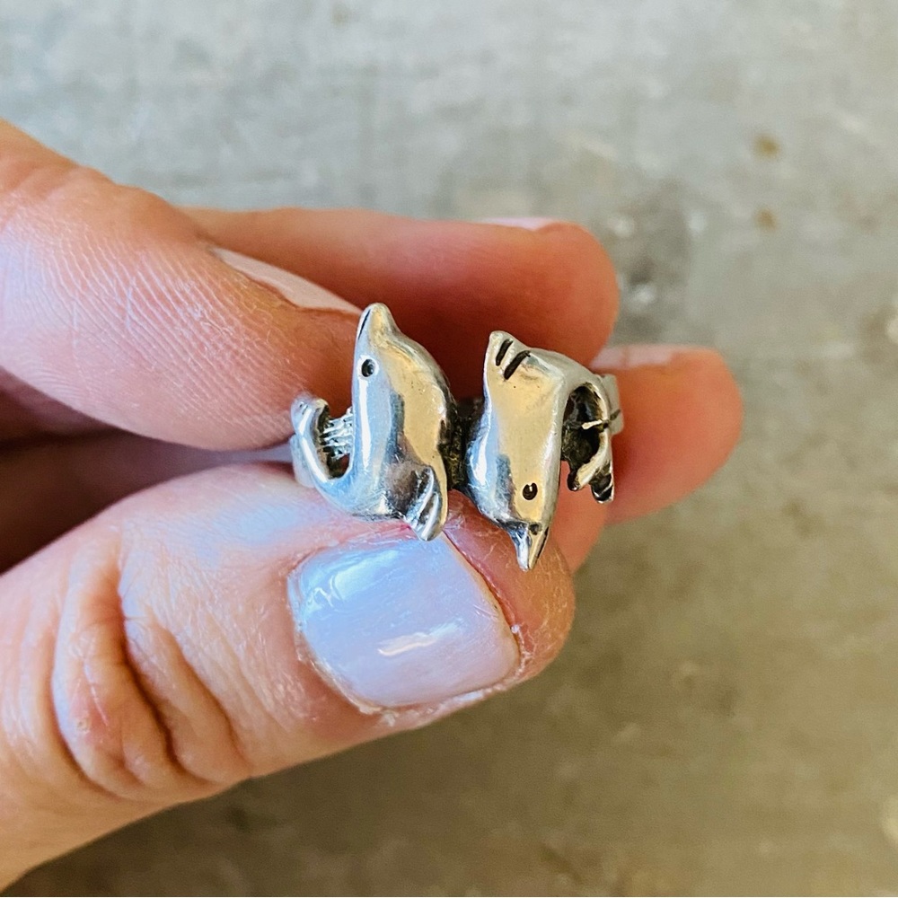 ♥️ Artisan ♥️ Vintage Sterling Silver Dolphins Ring